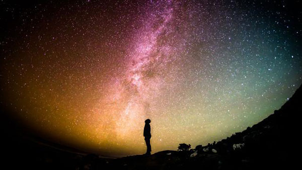 用爱来对别人,将来别人也一定用爱来回报你